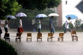 武汉暴雨中考延迟：确保安全，招生办紧急通知