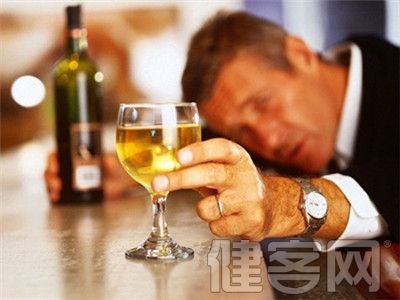 用啥解酒最快最好：实用指南帮你快速缓解酒后不适