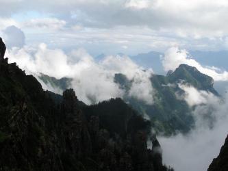 神农架：地理位置与特色概览