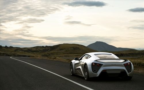 Zenvo ST1：丹麦超级跑车的速度与激情