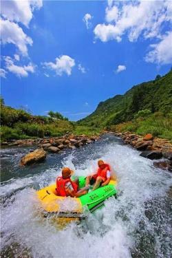 南安黄巢山漂流：体验最美丽的峡谷漂流，感受大自然的魅力与激情